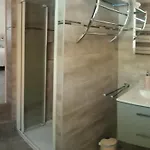 לינה וארוחת בוקר Champenois 4*