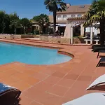 לינה וארוחת בוקר Champenois 4*