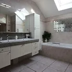 Champenois לינה וארוחת בוקר 4*