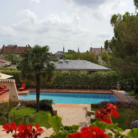 Oda ve Kahvaltı Champenois