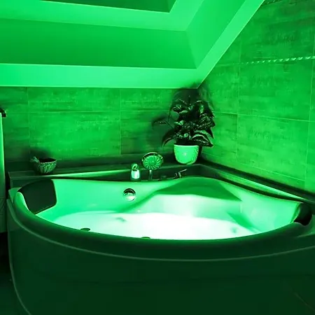Champenois Bed & Breakfast 4*