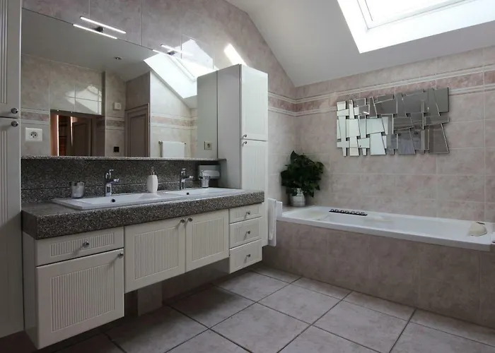 Champenois Panzió 4*