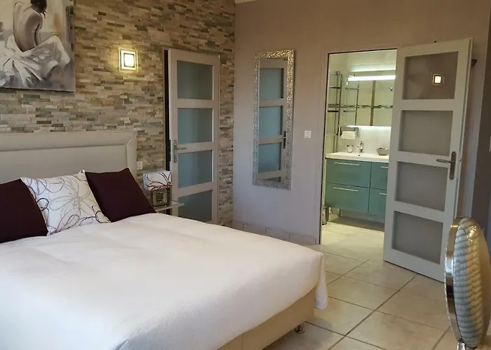 Champenois Panzió 4*